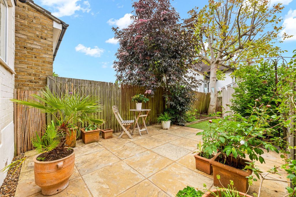 Property photo 2 of 11
