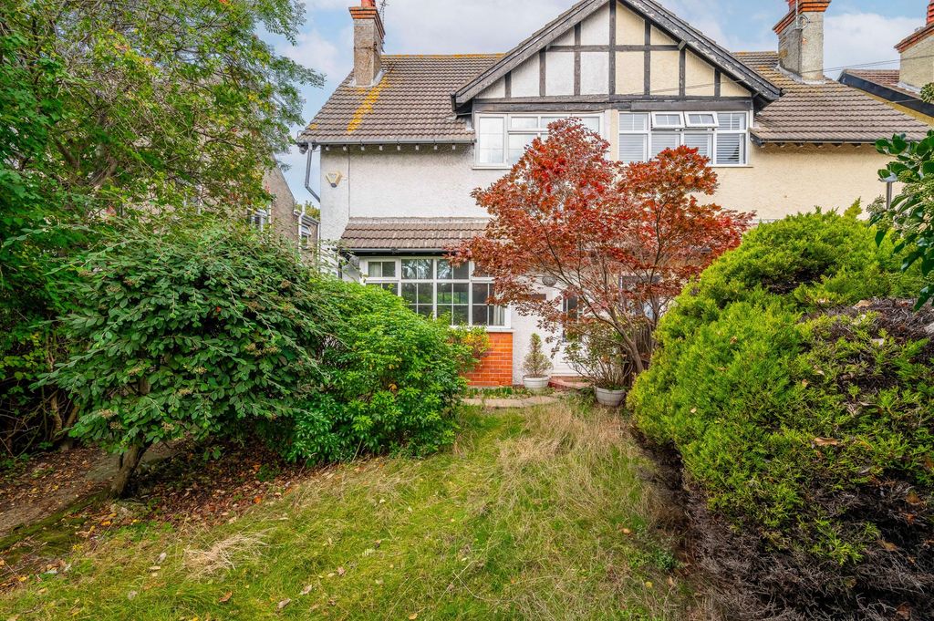 Property photo 1 of 24