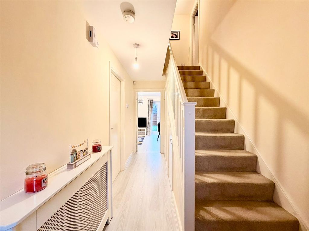 Property photo 2 of 17 2