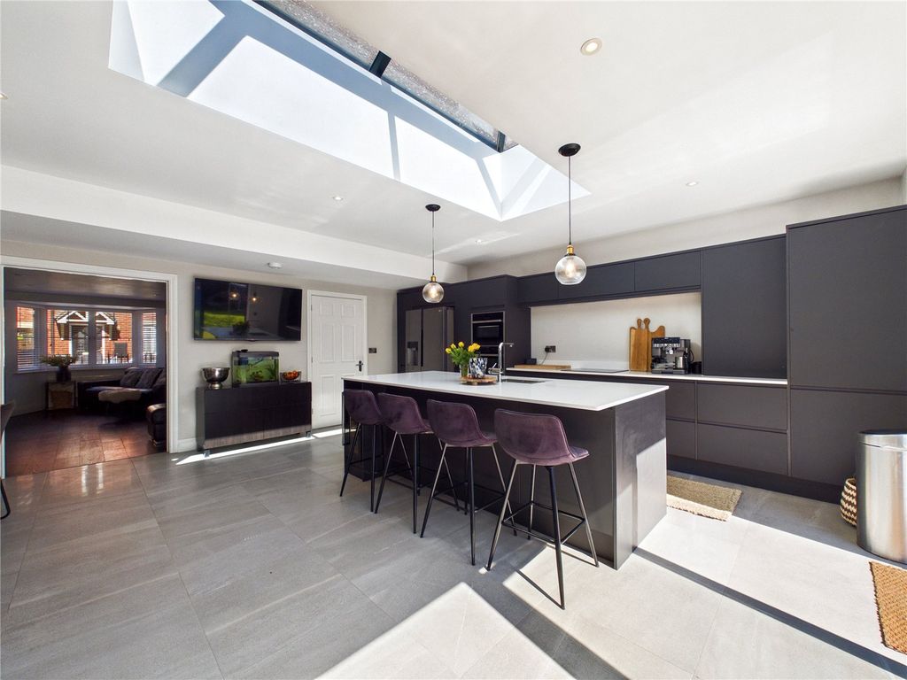 Property photo 2 of 28 Picture No. 08