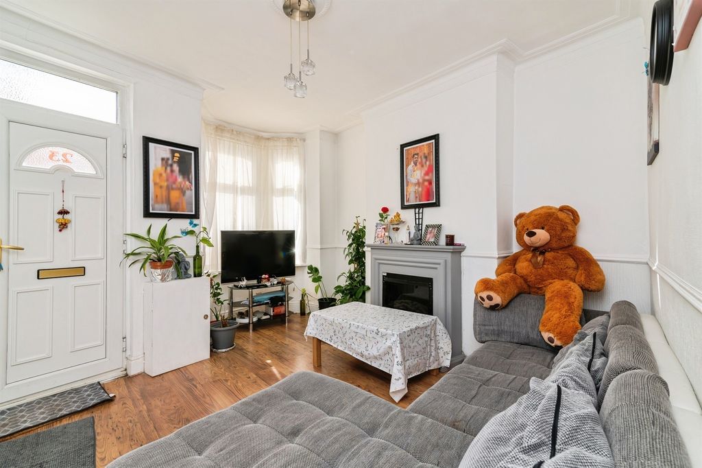 Property photo 2 of 14