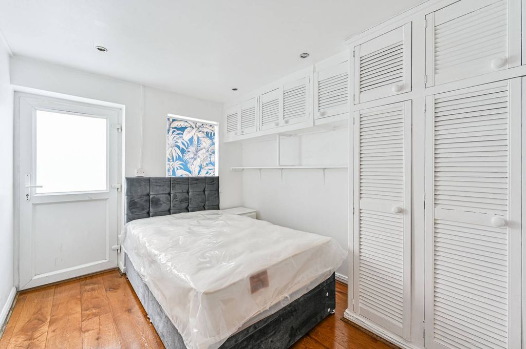 Property photo 2 of 5