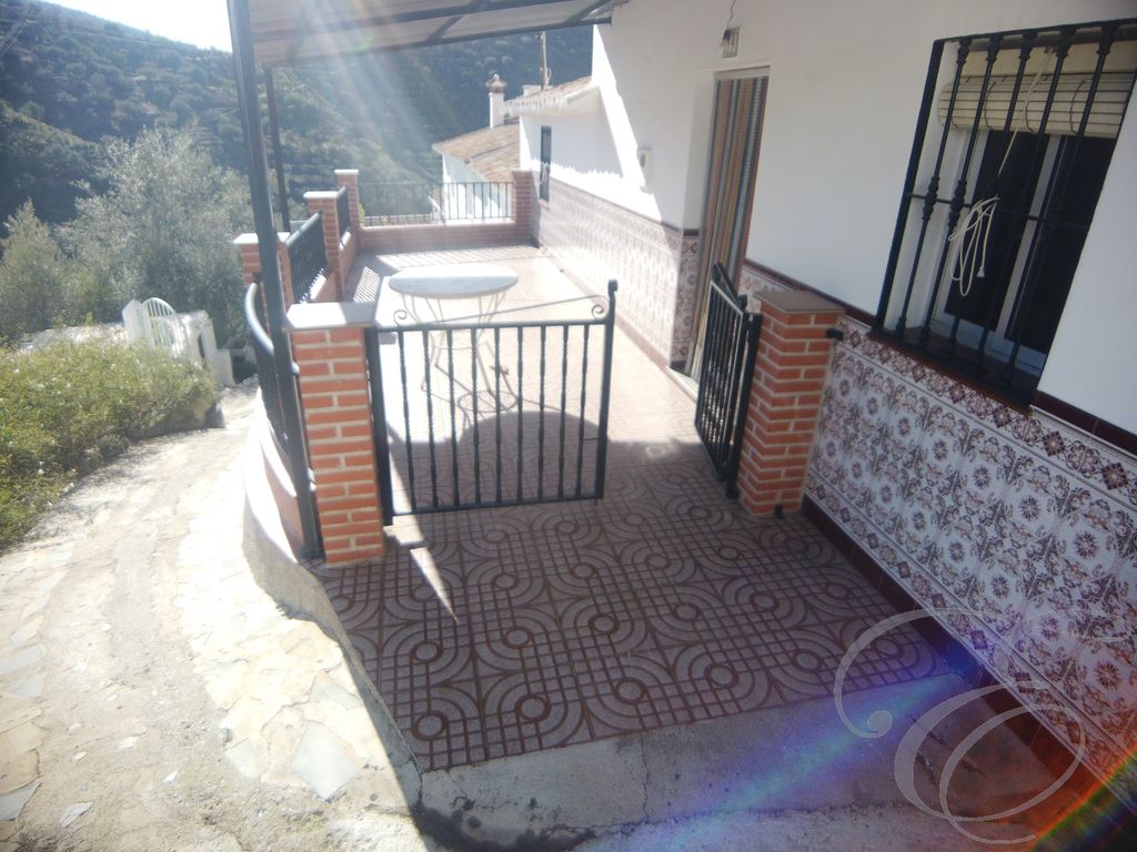 Property photo 1 of 12