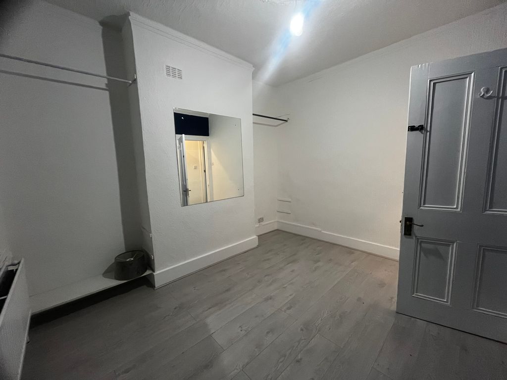 Property photo 2 of 3