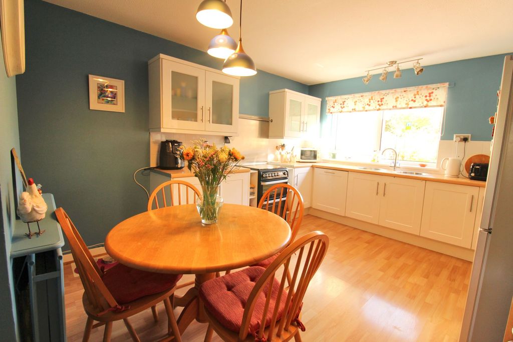 Property photo 2 of 10 Img_2435