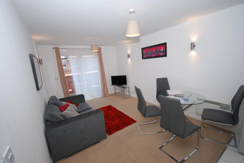 Property photo 2 of 11