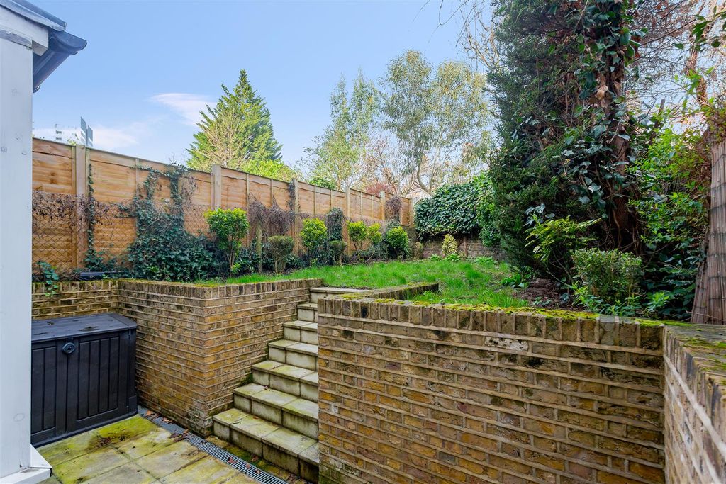 Property photo 2 of 8