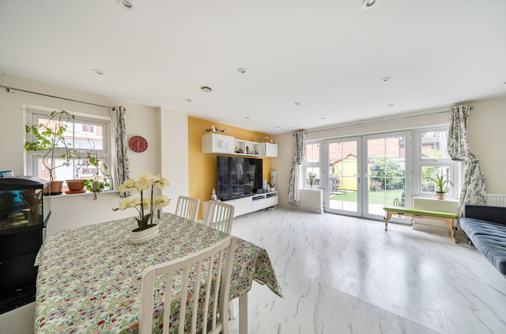 Property photo 2 of 14 1447101-26-69Fc88...