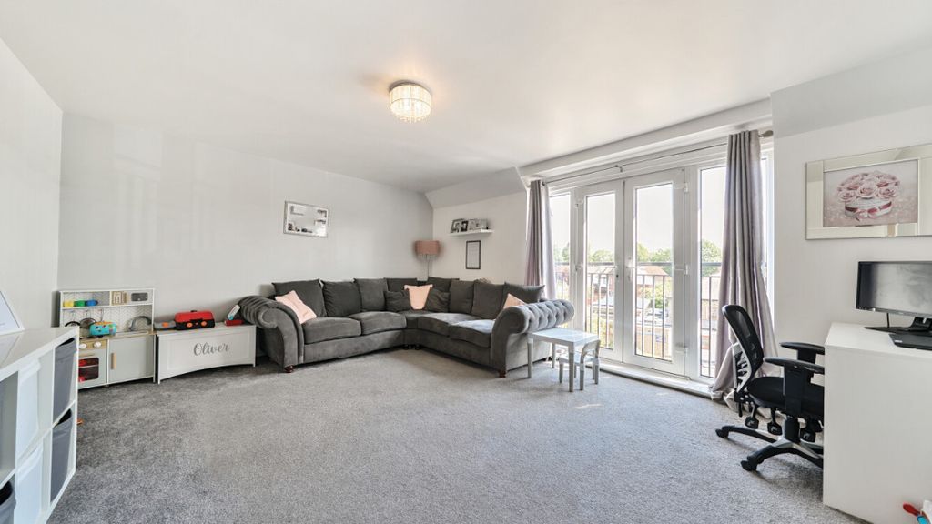 Property photo 2 of 18