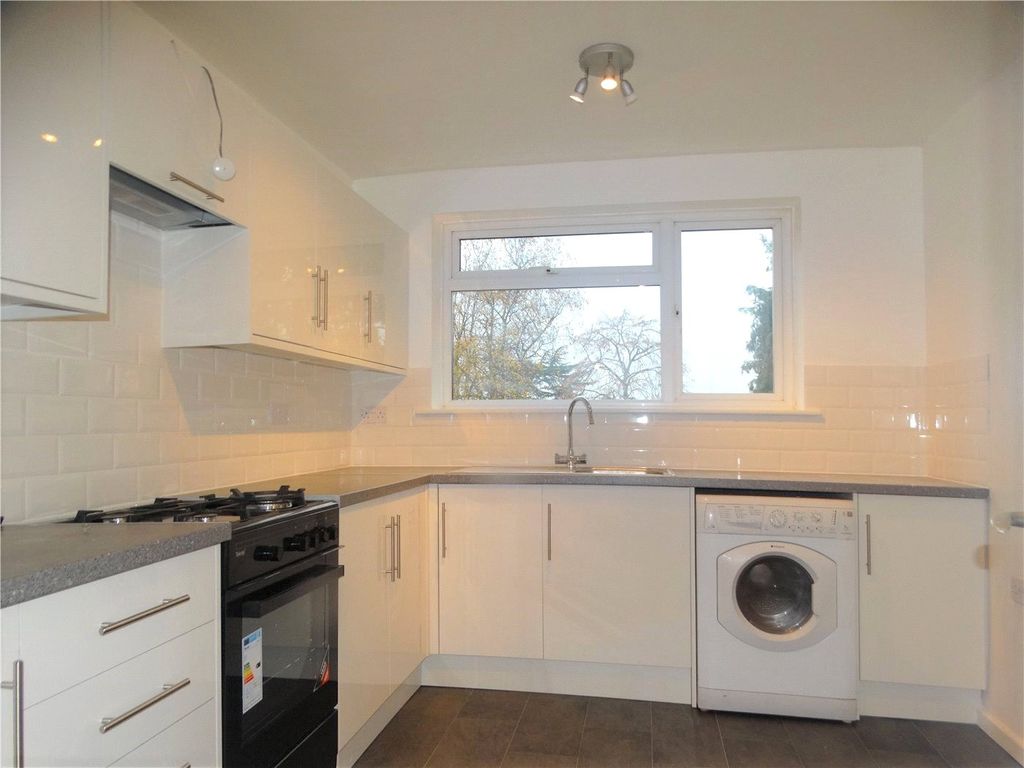 Property photo 2 of 8 Picture No. 10