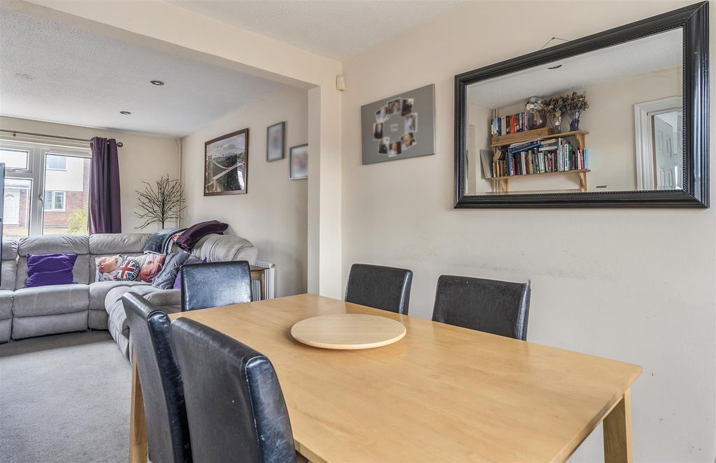 Property photo 3 of 16 1336781-4-68Aee48E41496.Jpg