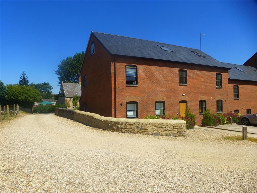 Property photo 1 of 10 Exterior