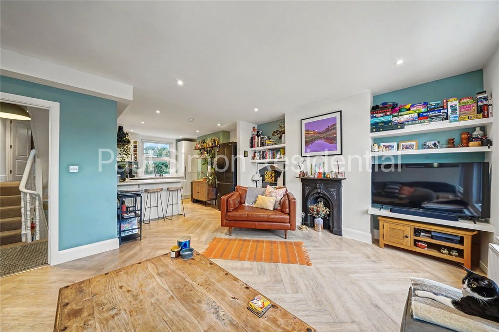 Property photo 2 of 31 Picture No. 25