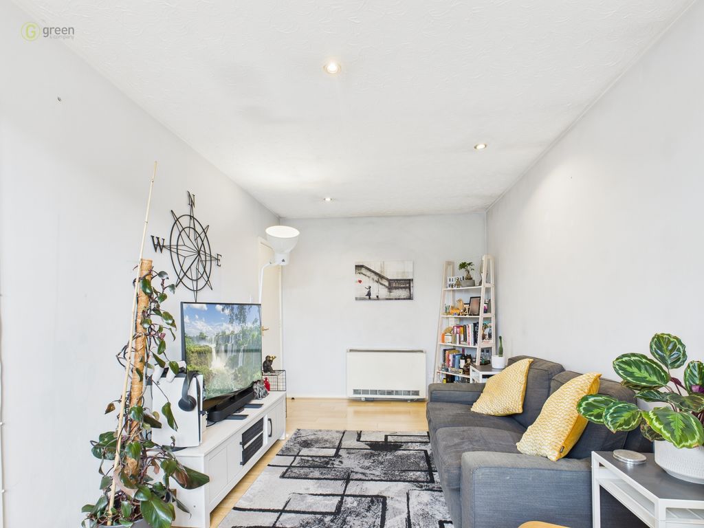 Property photo 3 of 34