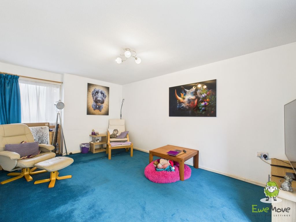 Property photo 3 of 15 Ewemove Estate Agents Basingstoke
