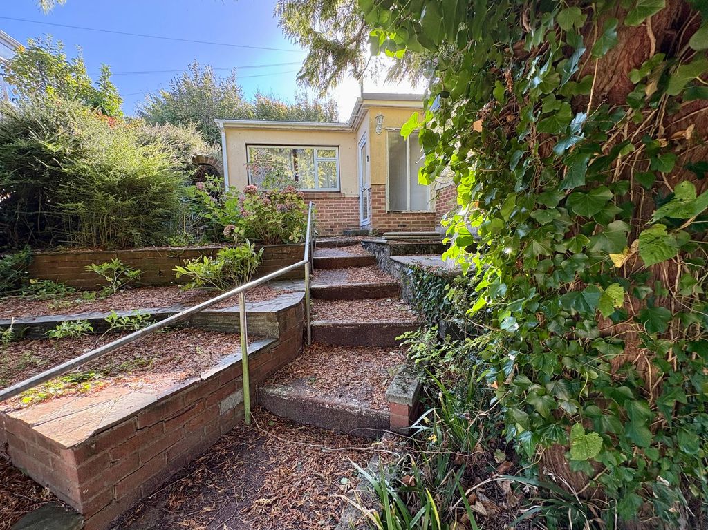 Property photo 3 of 35