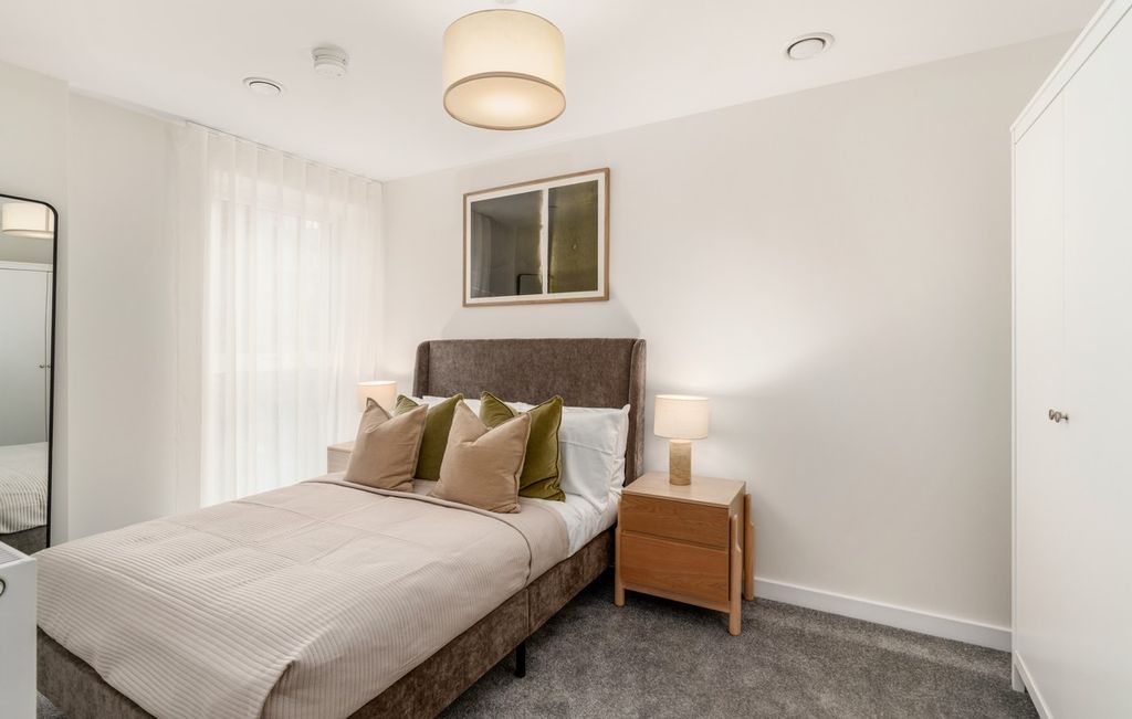Property photo 3 of 8 Fairview New Homes - Zoopla -