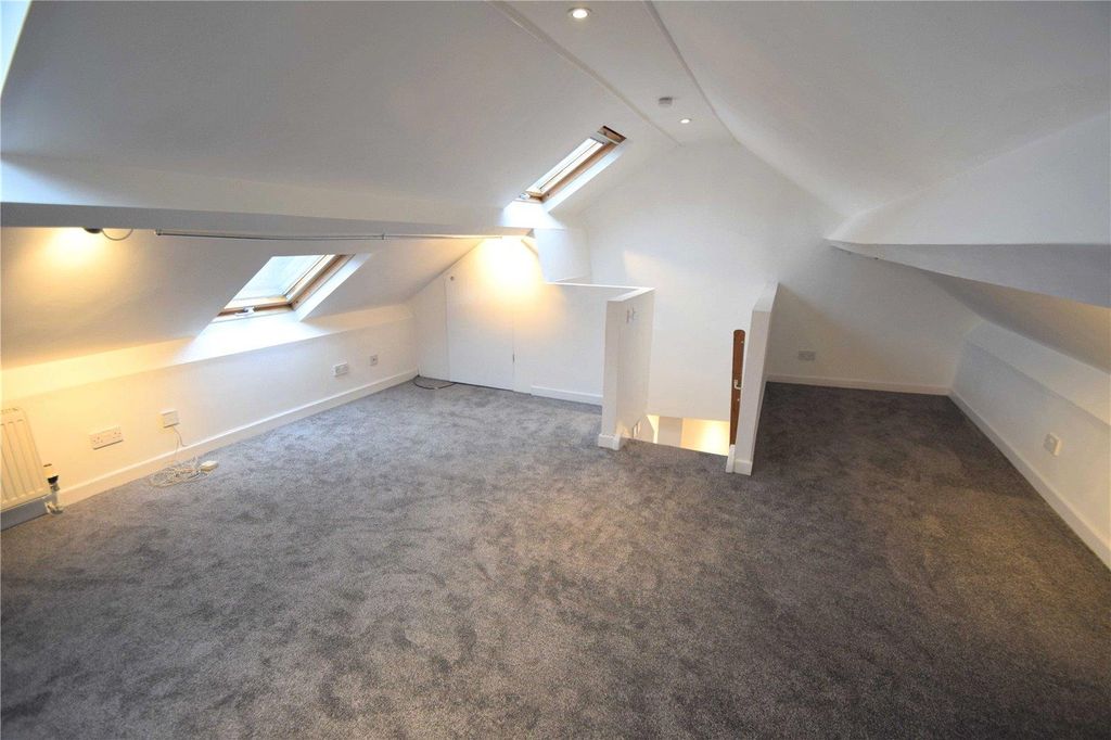 Property photo 1 of 6 Seddons Tiverton