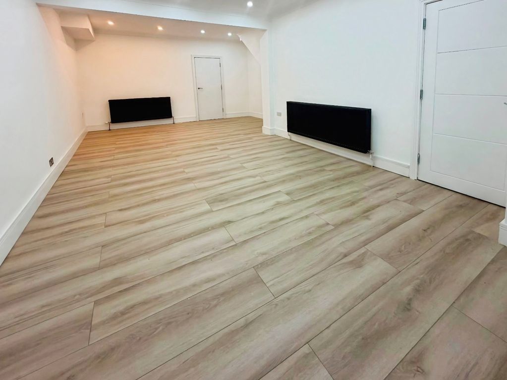 Property photo 1 of 16 Pbox-Img.Jpg