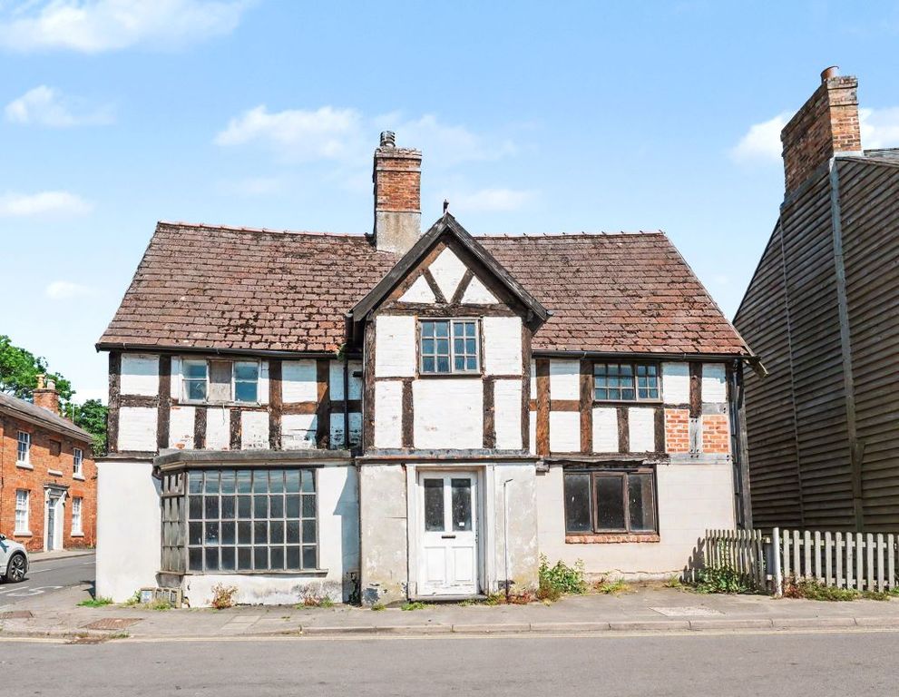 Property photo 1 of 18
