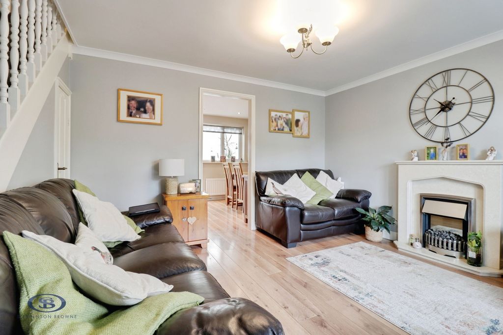 Property photo 3 of 19 Pbox-Img.Jpg