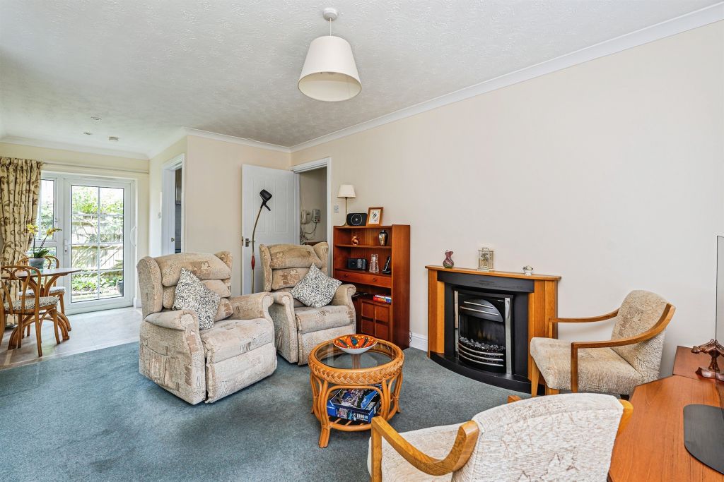 Property photo 2 of 17