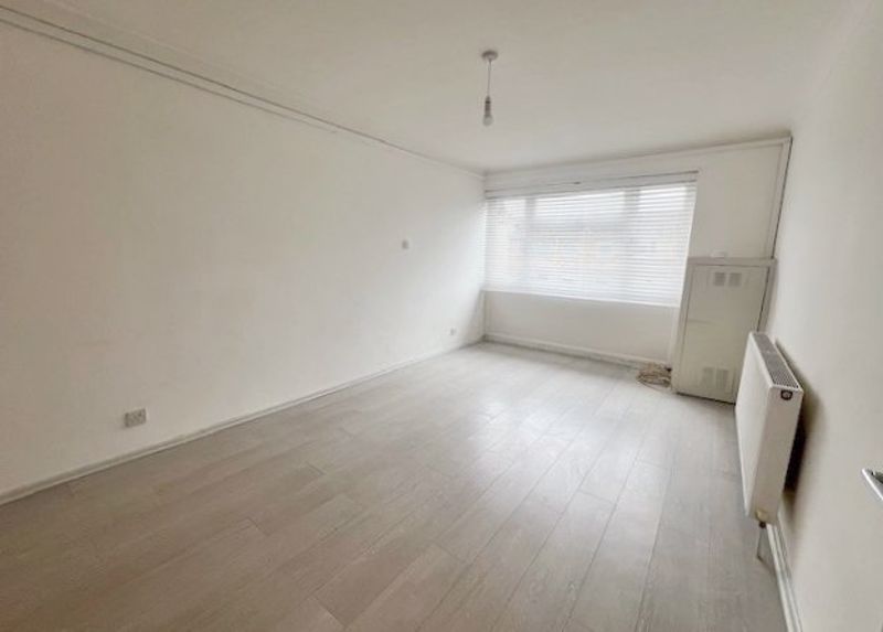 Property photo 3 of 9 Photo 15