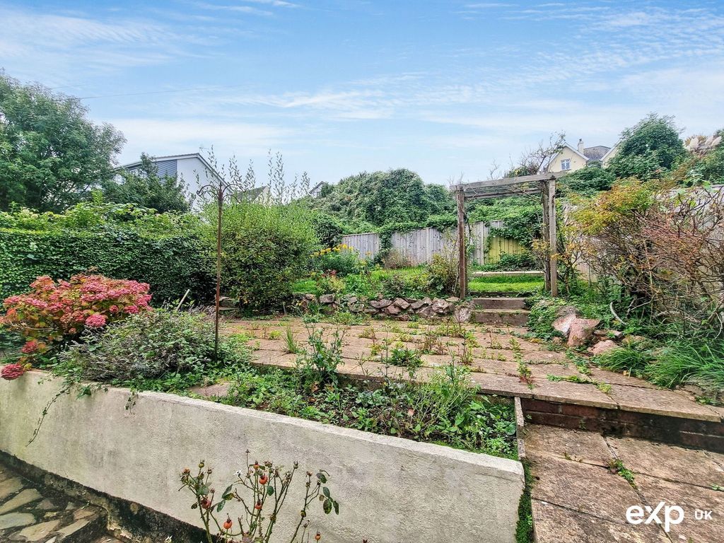 Property photo 2 of 24