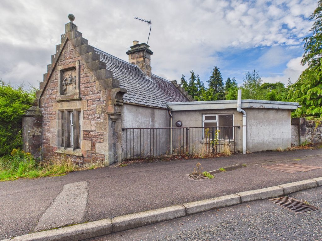 Property photo 2 of 30