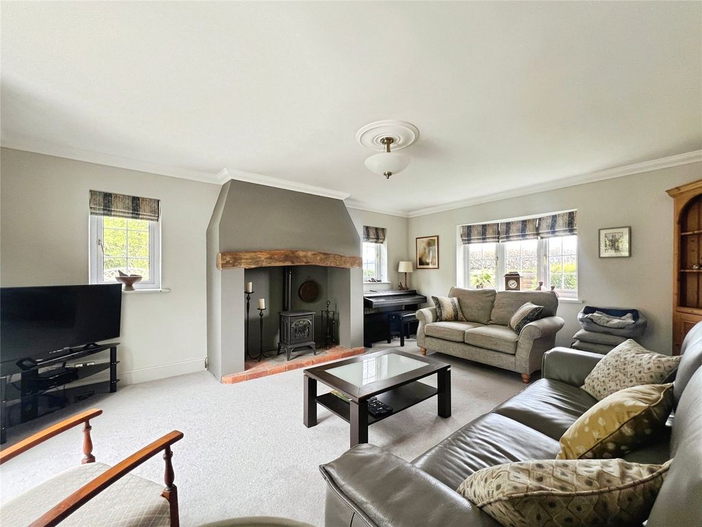 Property photo 3 of 27 Picture No. 23