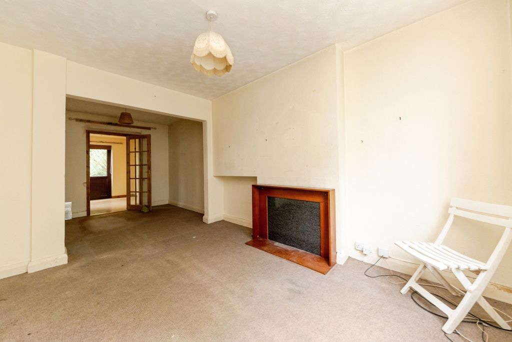 Property photo 2 of 17 Lounge/Diner