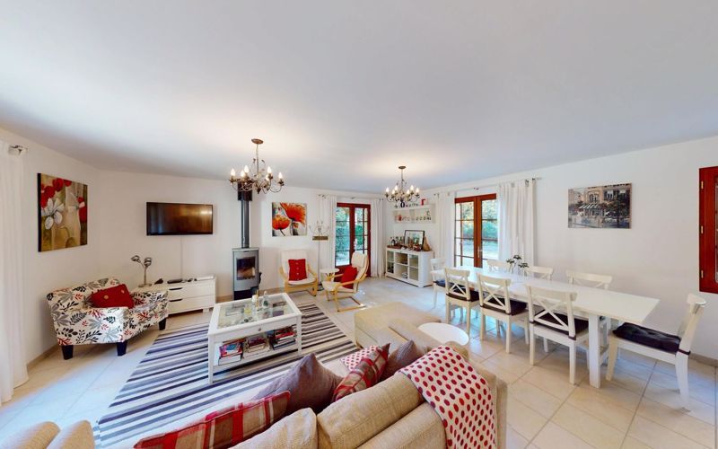 Property photo 3 of 18 Photo 3