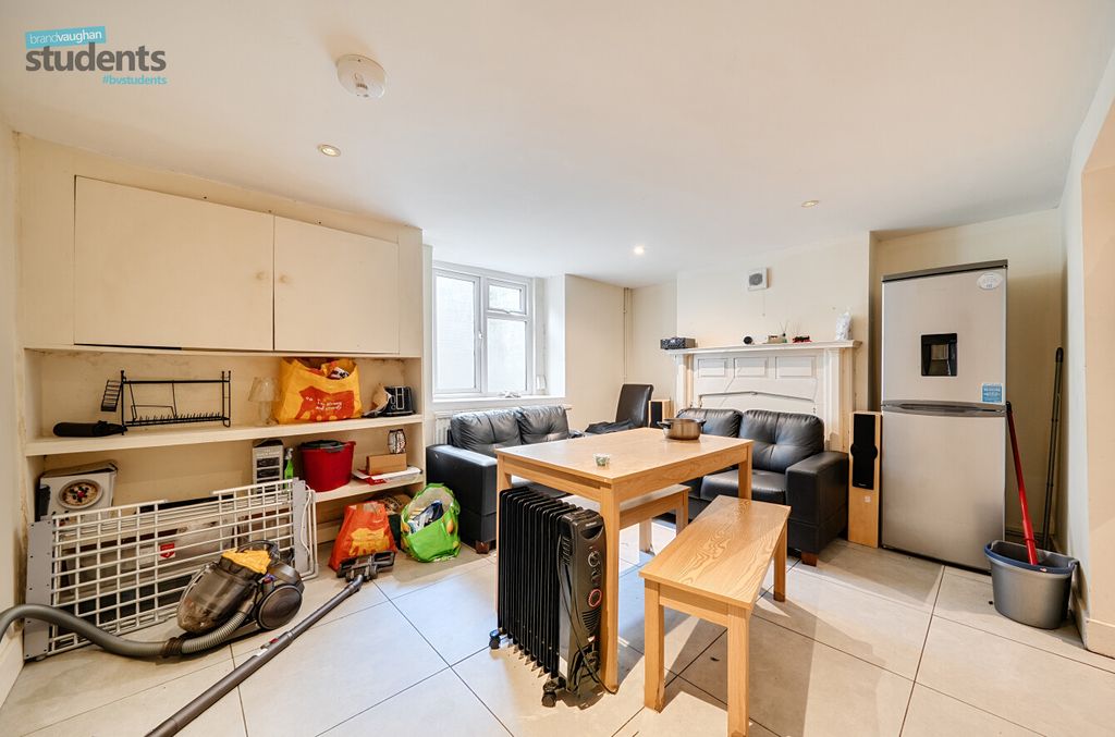 Property photo 3 of 12 Fcf5Dec9-2133-4d7...