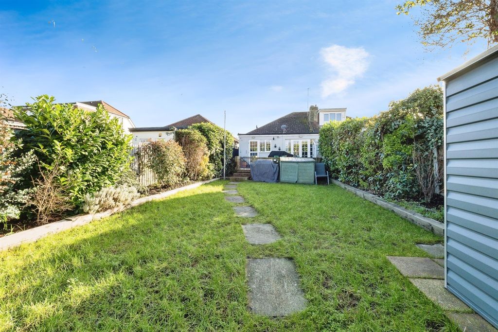 Property photo 2 of 21