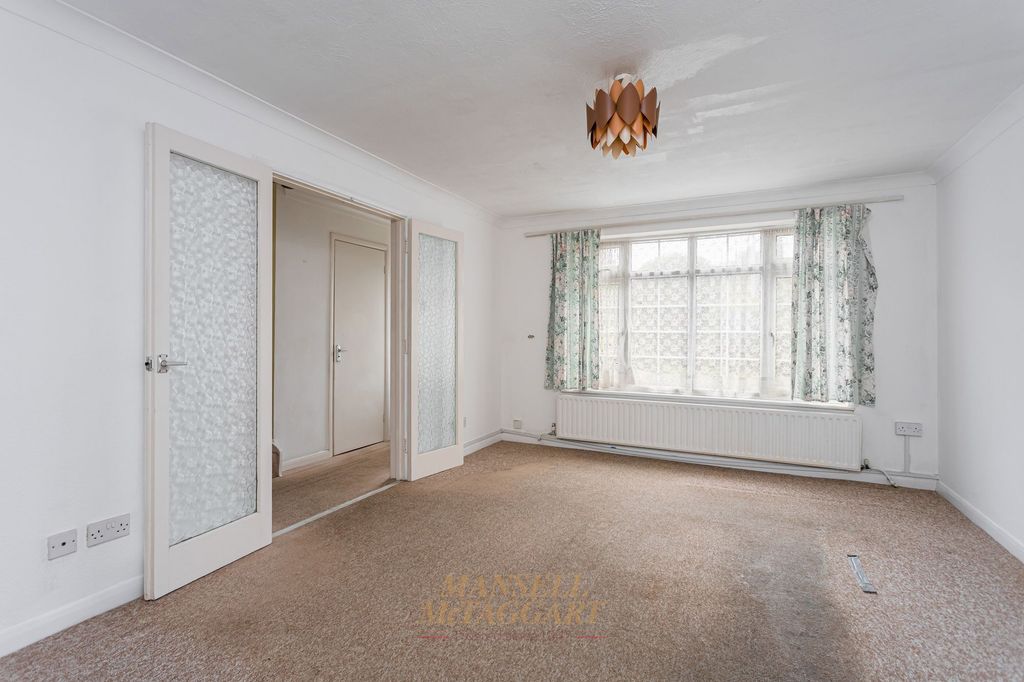 Property photo 3 of 20