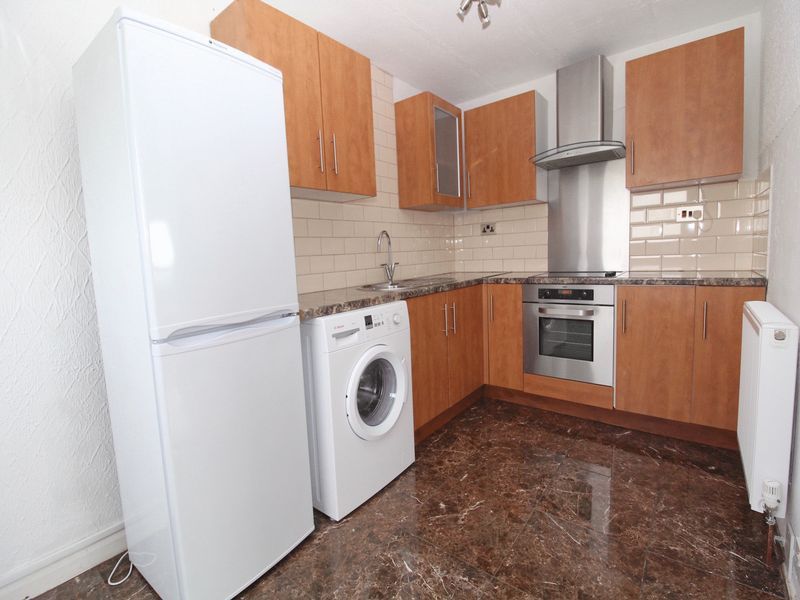 Property photo 3 of 8 Photo 7