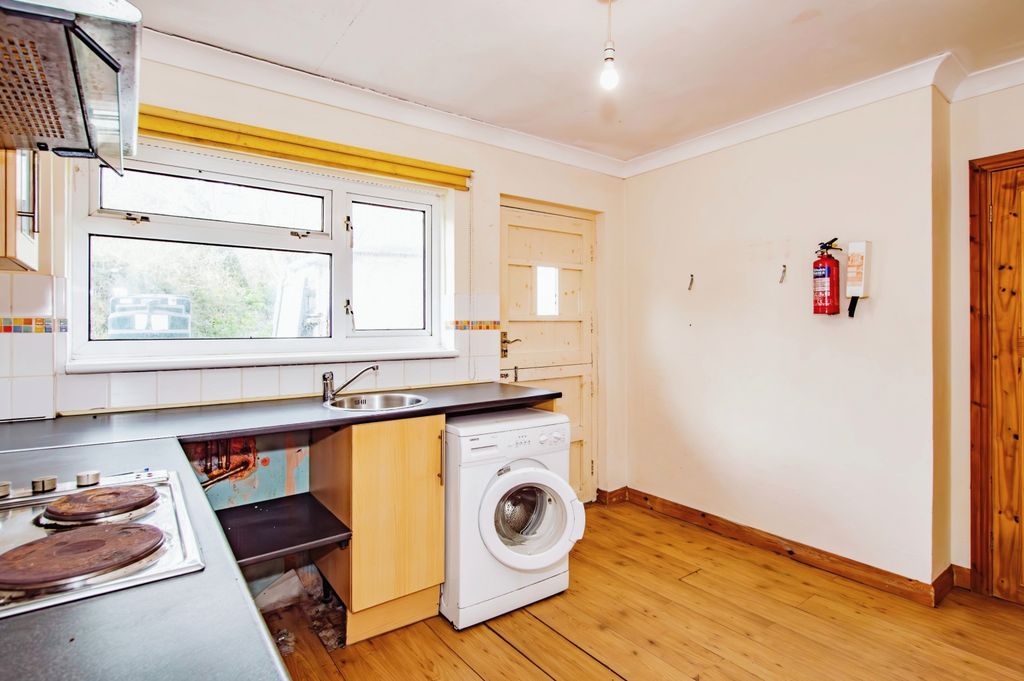 Property photo 3 of 15 Kitchen