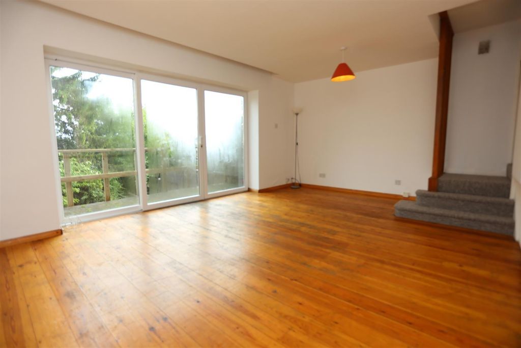 Property photo 2 of 12 Tqwwvzyr9Ei9U-Pao0Cyyq.Jpg
