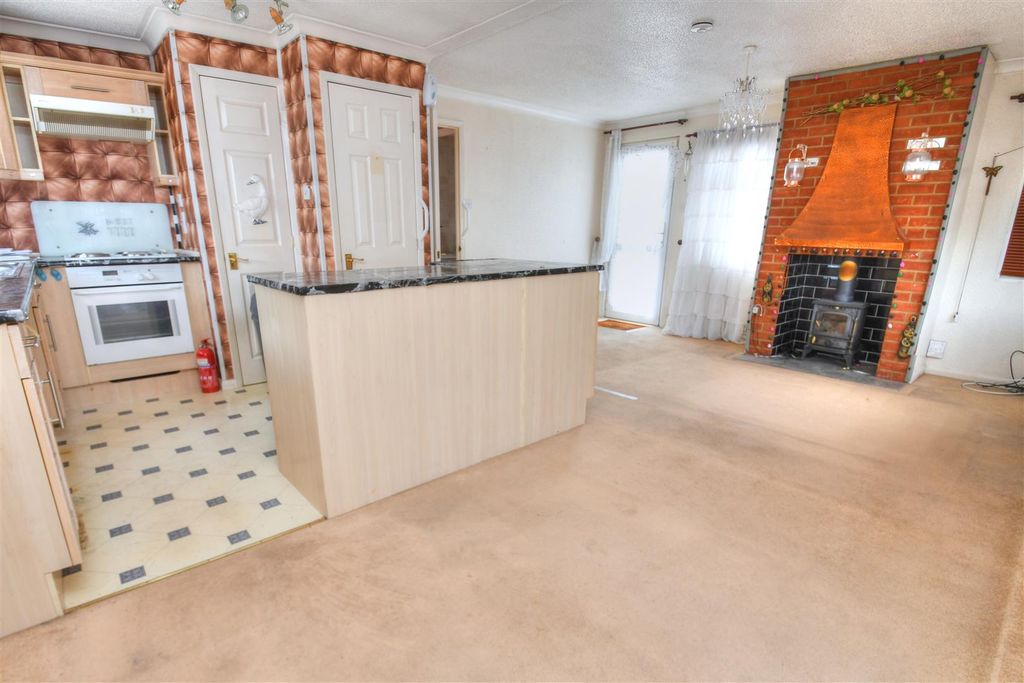Property photo 2 of 6 Dsc_8194_Smooth 3.Jpg