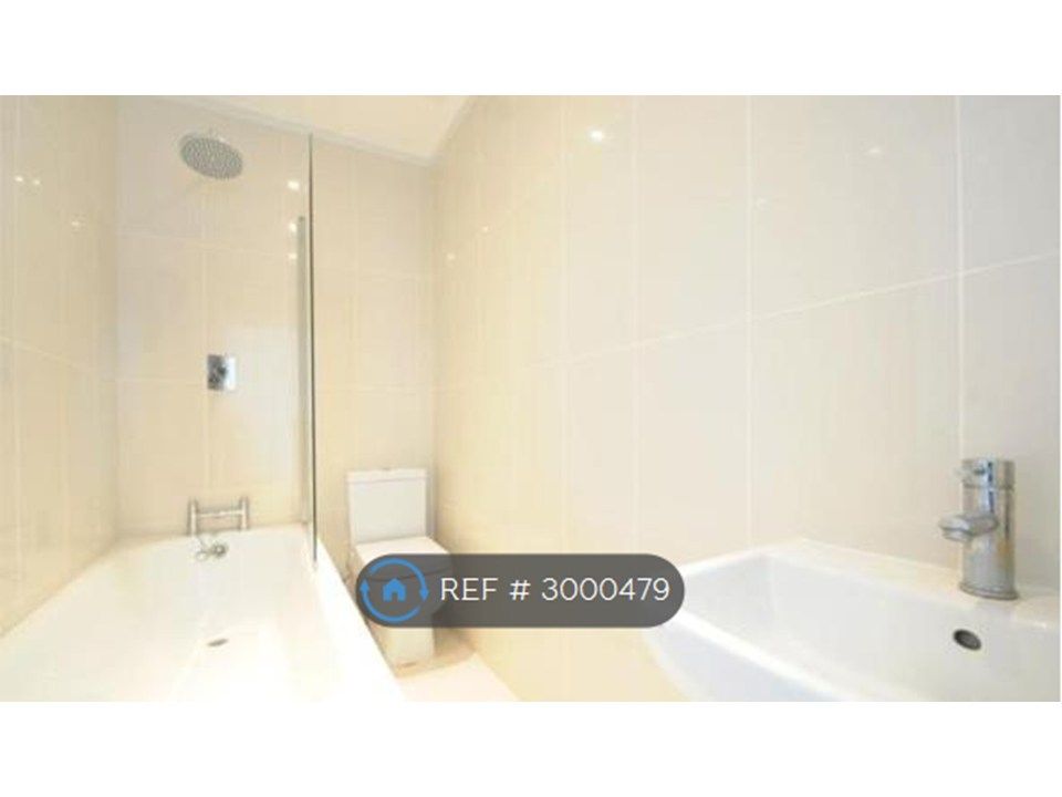 Property photo 3 of 17 Bathroom