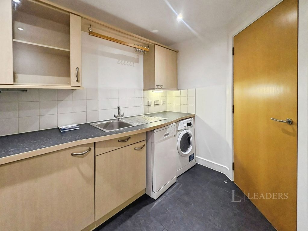 Property photo 3 of 10 Pbox-Img.Jpg