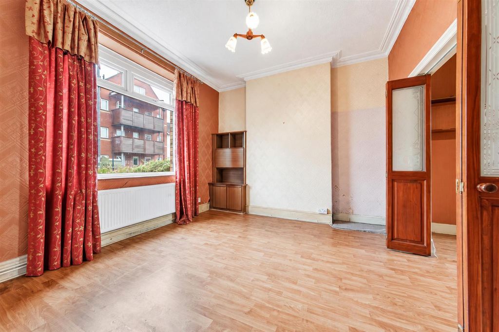 Property photo 2 of 26 Conybeare-Road-21.Jpg