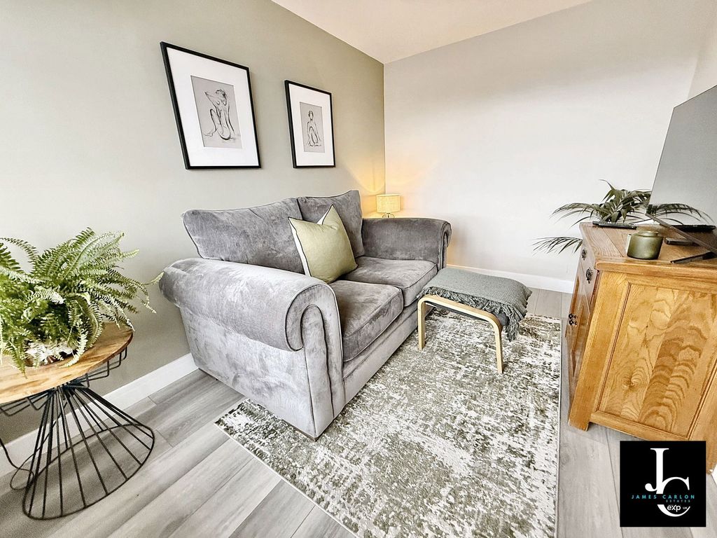 Property photo 3 of 25