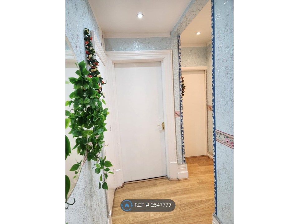 Property photo 3 of 34