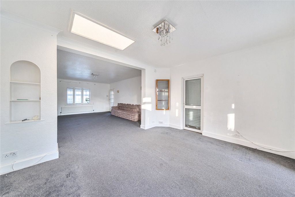 Property photo 3 of 22 Picture No. 17