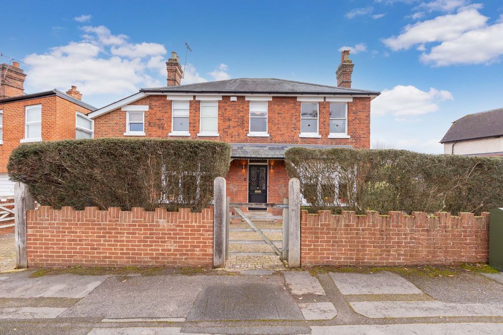 Property photo 1 of 25