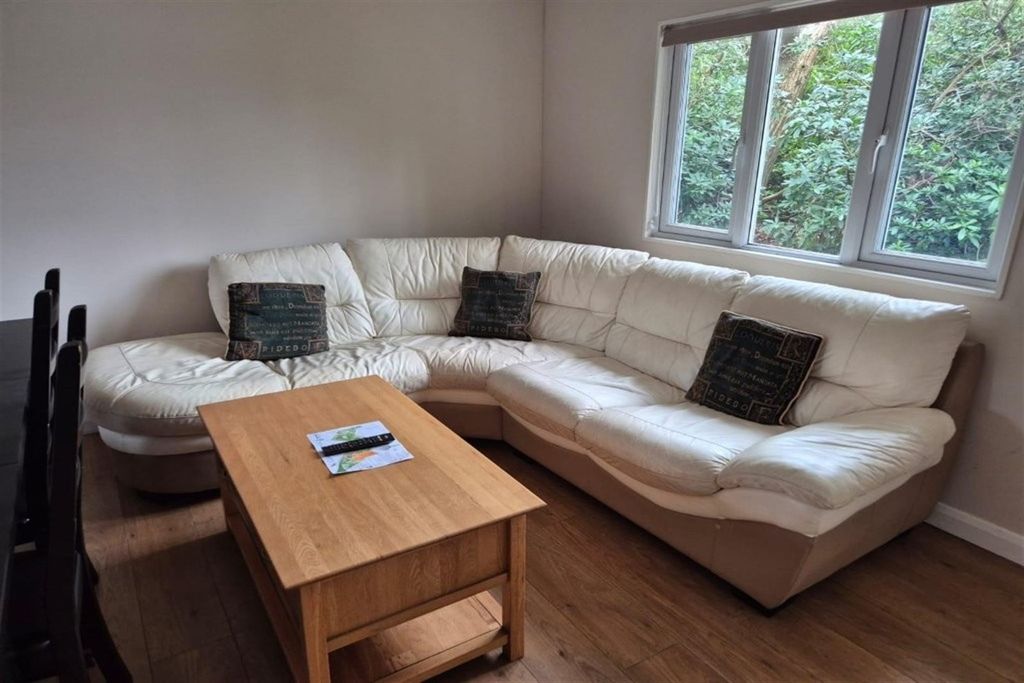 Property photo 3 of 7 Living Area