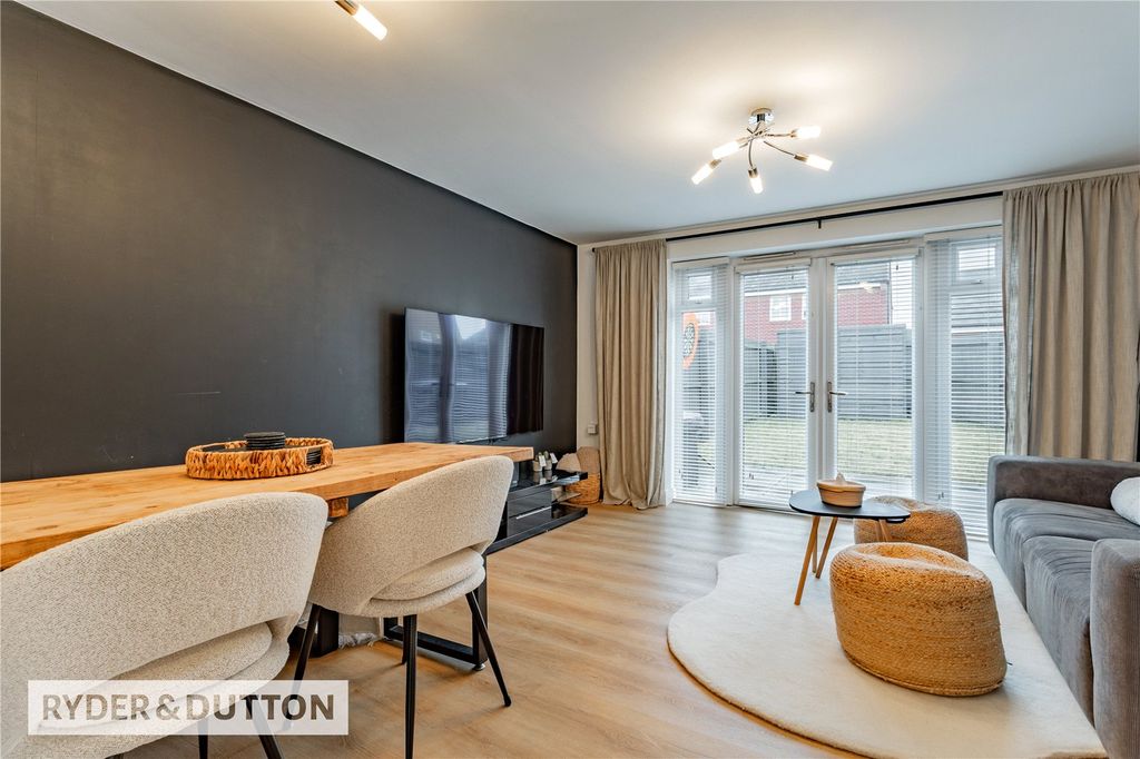 Property photo 2 of 13 Picture 2