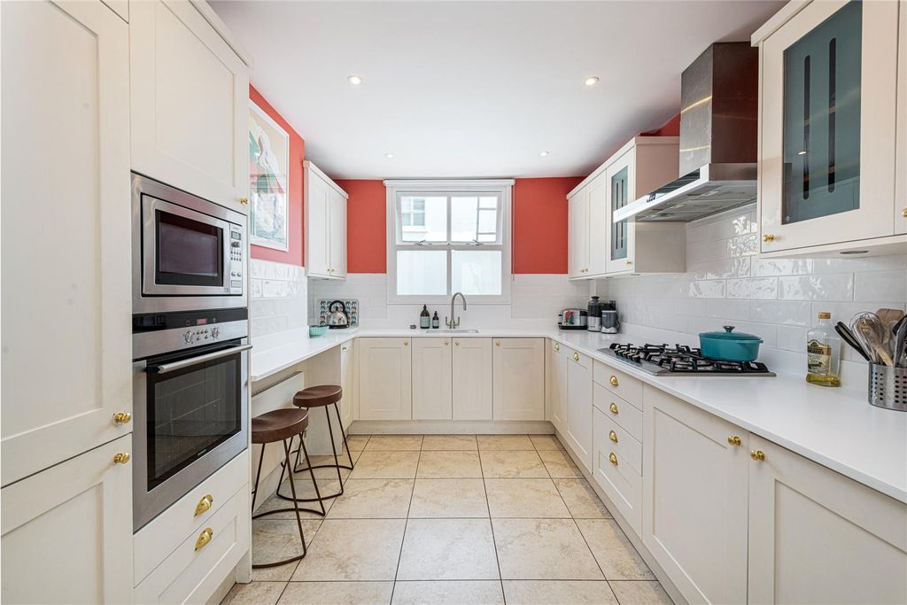 Property photo 1 of 13 11 Cross St Kit.Jpg