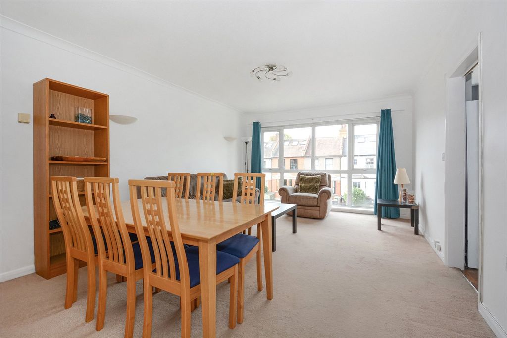 Property photo 2 of 11 Picture No. 29